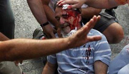 Οι Αγανακτισμένοι στήνουν κλοιό γύρω από τη Βουλή