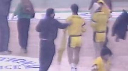 Η ΑΕΚ του Μάκη Ψωμιάδη και η διακοπή στο ΣΕΦ (Video)