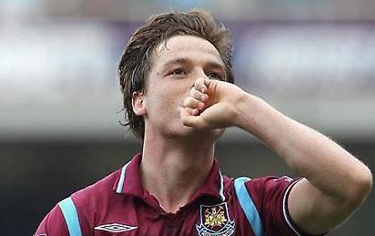 «Χωριάτες» καλούν Πάρκερ