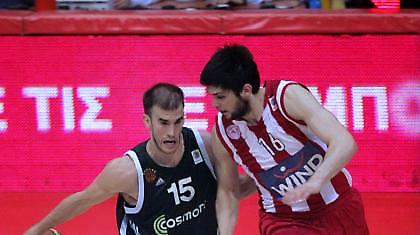 «Ύμνοι» για Παπανικολάου