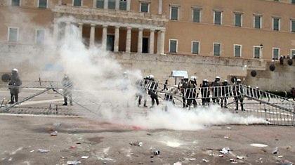 Κύριε Παπουτσή, τολμάτε να κατεβείτε στο Μετρό;