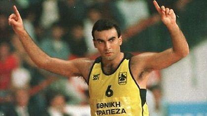 Όταν ο Γκάλης αποχαιρέτησε τη Θεσσαλονίκη (videos)