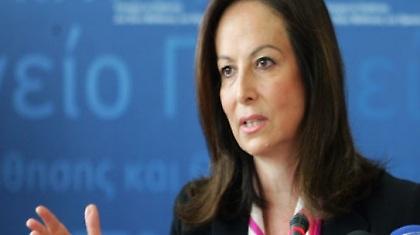 Κυρία Διαμαντοπούλου, λυπάμαι αλλά μας εμπαίζετε!