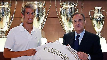 Στα λευκά ο Κοεντράο