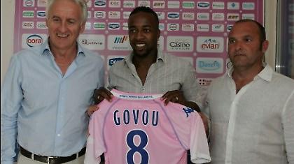 Και με τη βούλα στην Εβιάν