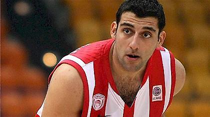 Προβάρει...  Αρμάνι ο Μπουρούσης