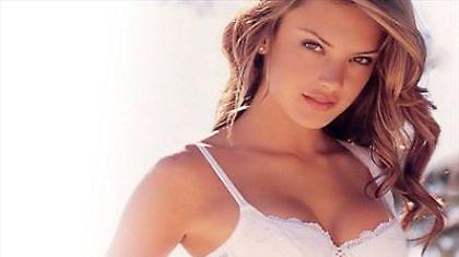 Καυτό... αγγελάκι της πασαρέλας