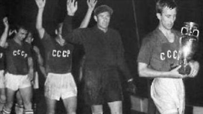 Το πρώτο Euro, η «μαύρη αράχνη» και ένας «Έλληνας» (videos)