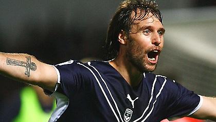 Στη Ρίβερ ο Καβενάγκι