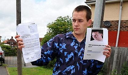 Βρήκε δουλειά με αφίσα!