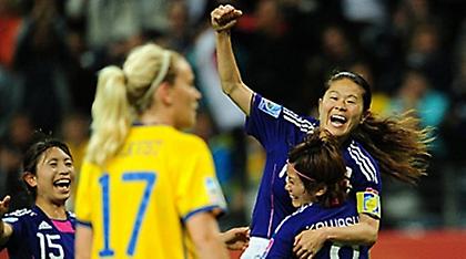 Βλέπει… ξανθιές και αγριεύει