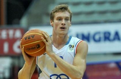 Ανακοίνωσε και Ραντόσεβιτς η Αρμάνι