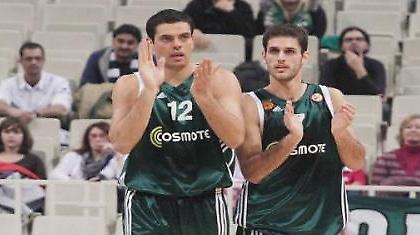 Δύο υπογραφές και παραμένει φαβορί