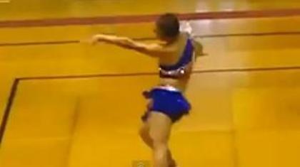 Άνδρας τσιρλίντερ! (video)