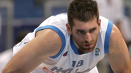 «Δεν καθόμαστε να κλαίμε»