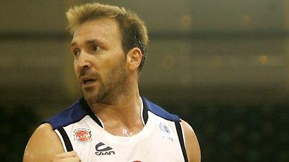 Μένει στον Ίκαρο ο Πολυτάρχου