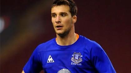 Εντυπωσιάζει ο Βέλλιος στην Έβερτον