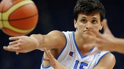 Επιμένει για Τζεντίλε η Αρμάνι