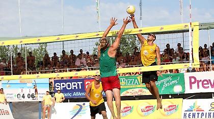 Συνέχισαν ακάθεκτοι!