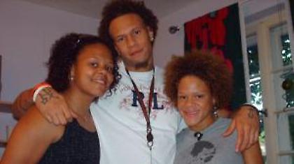 Η αδερφή του Νικαγκμπάτσε το βάζει από το κέντρο (Video)