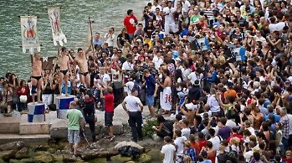 «Φλερτάρει» με τον τίτλο! (video)