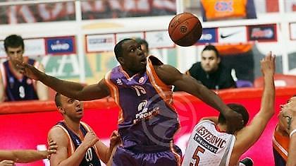 Παραμένει «νυχτερίδα»