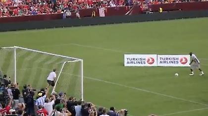 Φοβερό πέναλτι από τον Κόμπι Μπράιαντ!