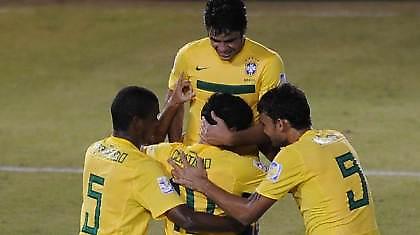 Κουτίνιο λαμπρός την οδηγεί