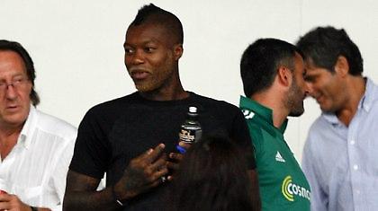 Στα αποδυτήρια ο Σισέ