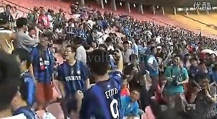 «Άγριοι» Κινέζοι… τιφόζι (video)