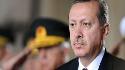 Ο Σουλτάνος Ερντογάν στο θρόνο της Τουρκίας