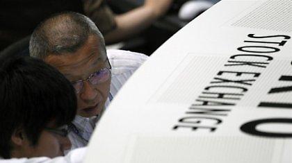 Καταποντίζονται και τα ασιατικά χρηματιστήρια