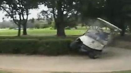 Τα αυτοκίνητα του γκολφ είναι κίνδυνος-θάνατος (video)