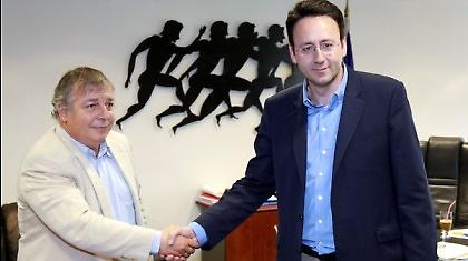 Σσσσσς, μας ακούνε (και μας βλέπουν)