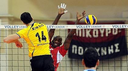 Παραμένει «κιτρινόμαυρος»