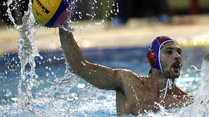 Φοράει το ερυθρόλευκο σκουφάκι ο Μάζης!