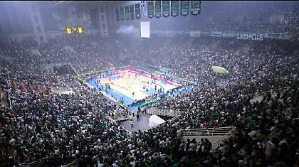 Διαρκώς δίπλα του