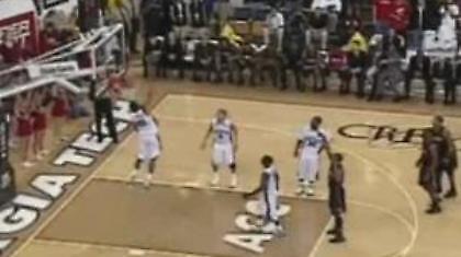 Απίστευτη τάπα σε βολές (Video)