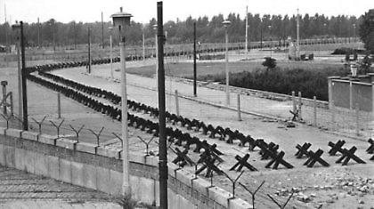 Πενήντα χρόνια από την ανέγερση του Τείχους του Βερολίνου