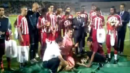 Θυσίασαν αρνί πριν από φιλικό (video)