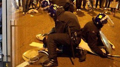 Πίσω από τα κάγκελα οι ταραχοποιοί