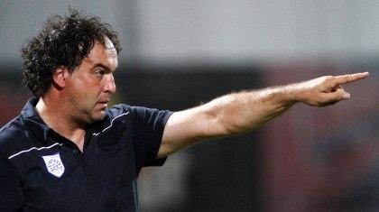 Ντεμόλ: «Δεν θα παίζουμε συνέχεια με τον Ολυμπιακό»