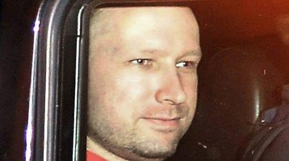 Ίχνος τύψεων δεν έδειξε κατά την αναπαράσταση ο Μπρέιβικ