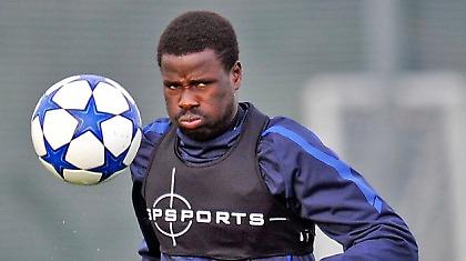 Υπέγραψε ο Έμπουε