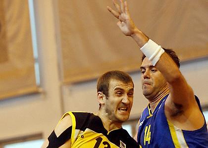 Στα κιτρινόμαυρα ο Τόμπσον