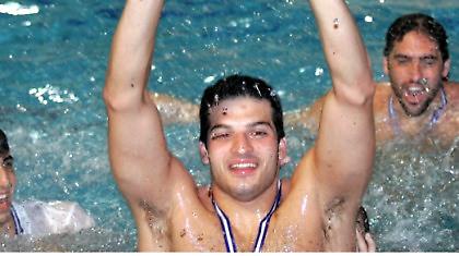 Παραμένει «ερυθρόλευκος» ο Κολόμβος