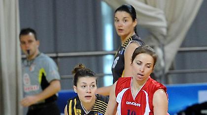 Στα πράσινα η Σπαθάρη