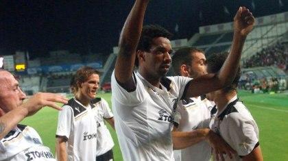 Οι «αετοί» και το… φίδι