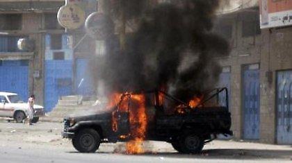 Αιματηρή επίθεση σε στρατόπεδο στην Υεμένη