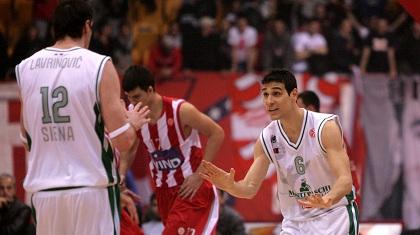 Κοιτάζει κι αλλού